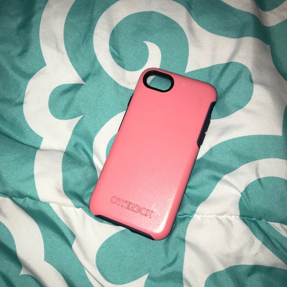 Used iPhone 7 otterbox case